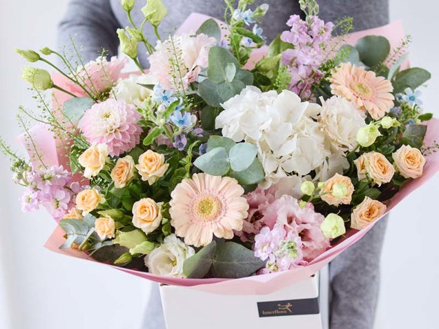 Lavish Pastel Bouquet image