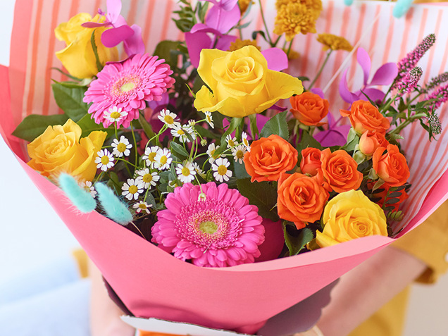 Summer Trending Bouquet with Yellow Roses image