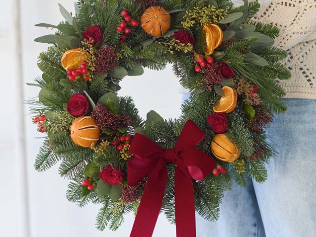 Classic Christmas wreath image