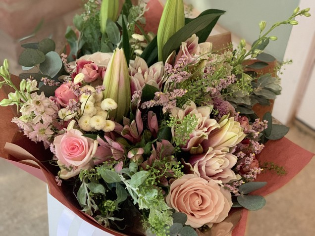 Deluxe pink pastel bouquet image