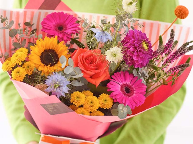 Bright Summer Trending Bouquet without Lilies image