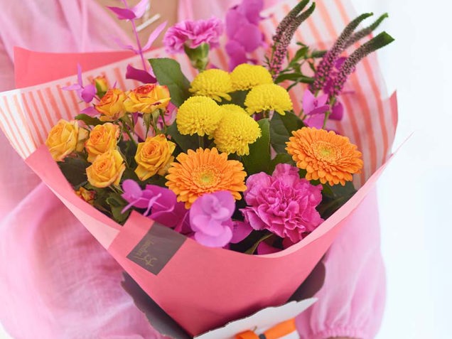 Bright Summer Trending Gift Box image